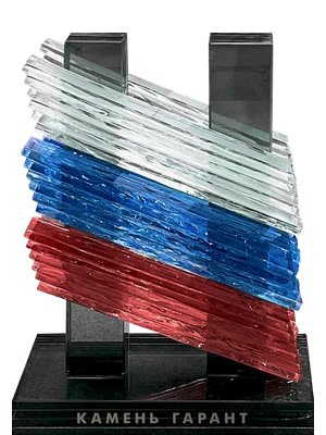 Стеклянная композиция в форме развевающегося флага